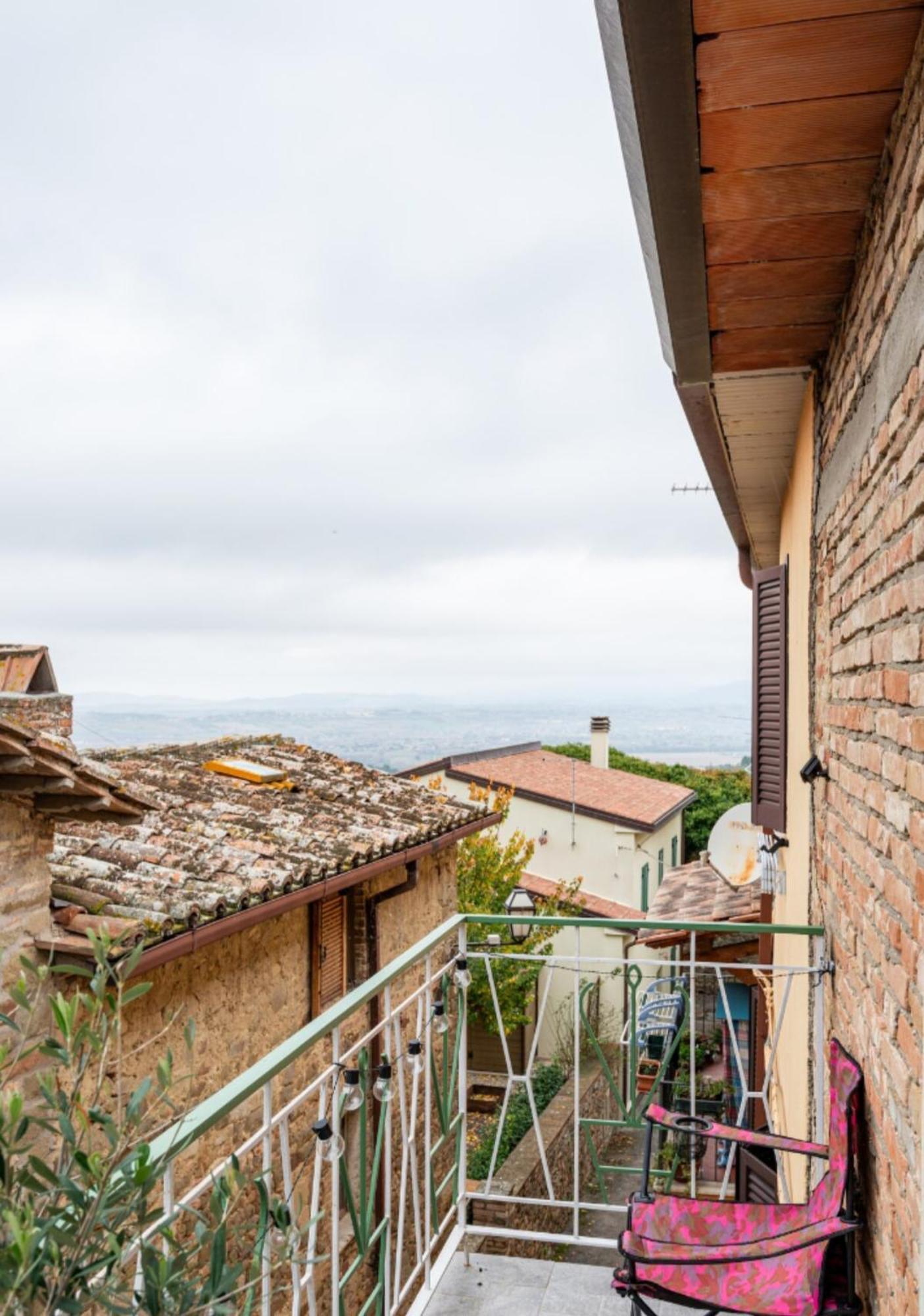 Casa Il Sole, Vicino Deruta Assisi Perugia Monte Falco Экстерьер фото